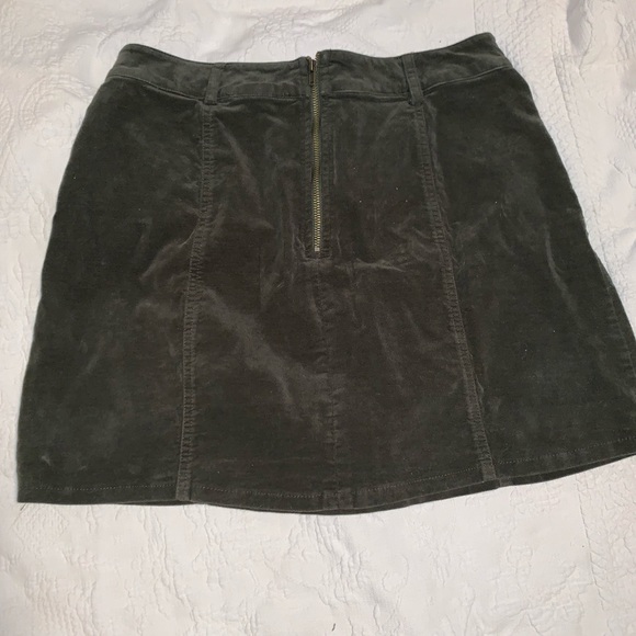Forever 21 army green suede skirt with tie front - Picture 6 of 6